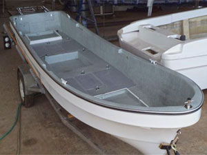 boat_ms2000_front_view