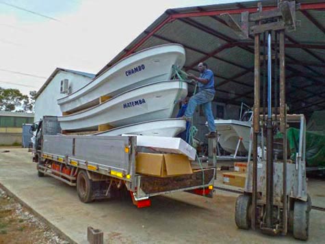 yamaha_boat_contruction_boats_being_loaded_for_despatch